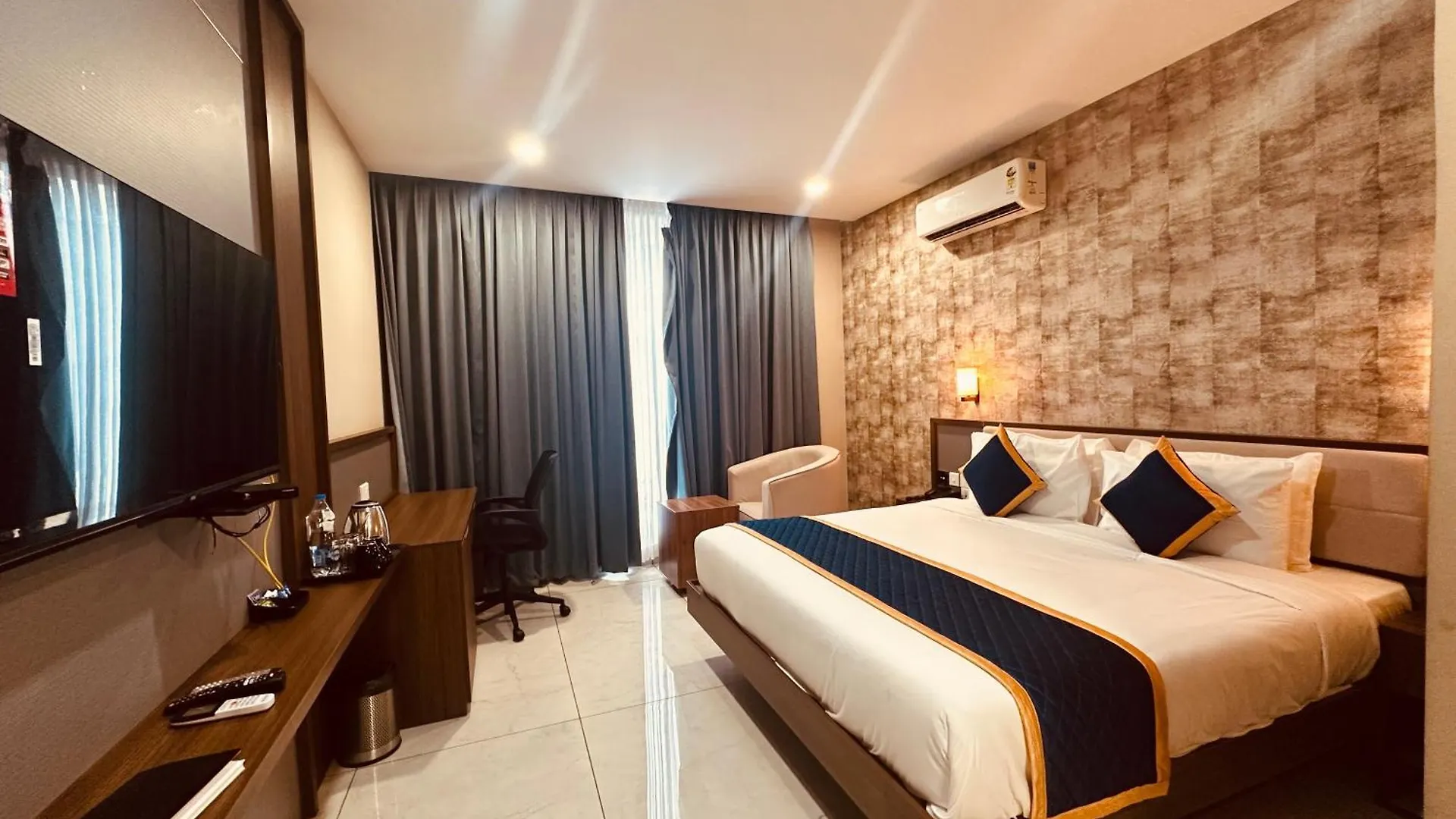 Hotel Blue Diamond Residency Perintalmanna