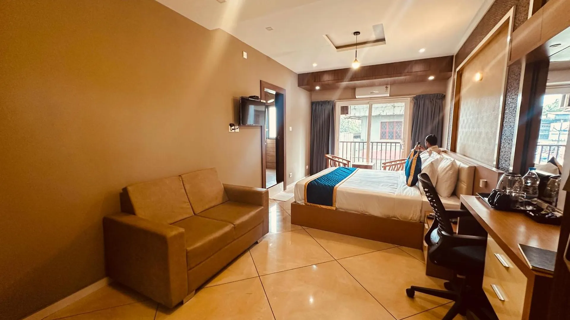 Отель Blue Diamond Residency Perintalmanna 4*,  Индия